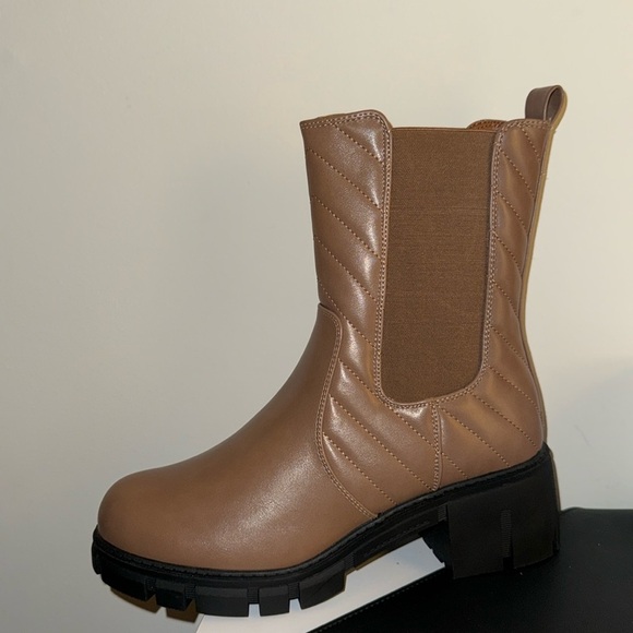 tintree Shoes - TinsTree Camel Color Boot Slidein Boot NWOT